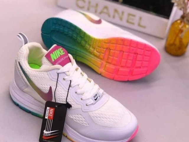 کفش کتونی اسپرت زنانه دخترانه نایک  هفت رنگ سفید