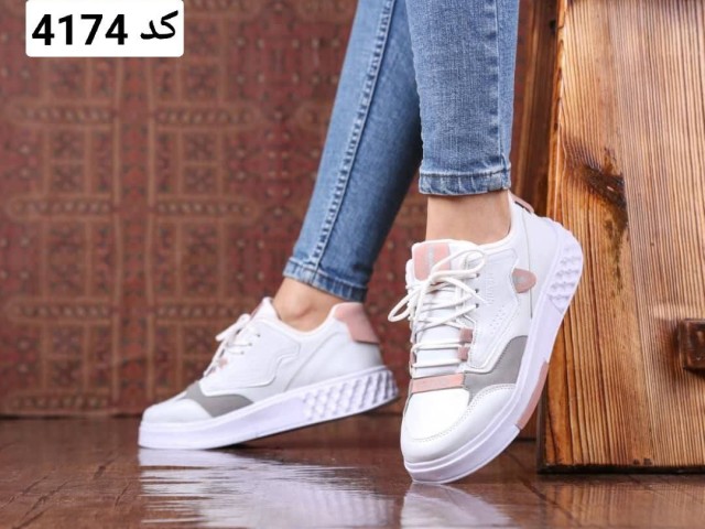 خرید کفش کتونی اسپرت مدل کراش زنانه دخترانه سفید صورتی