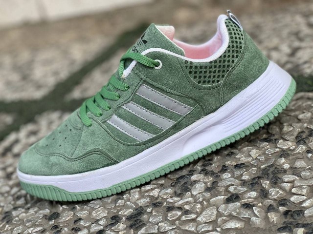 کفش اسپرت مردانه ادیداس فوق العاده شیک و راحت زیره طبی درجه یک سبز