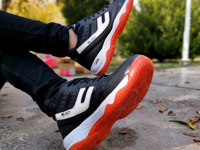 کفش اسپرت مردانه و زنانه  مدل f والیبالی فوق العاده با کیفیت و راحت مشکی