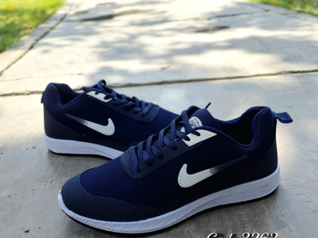 خرید کفش اسپرت مردانه بزرگ پا فوق العاده شیک و راحت رنگ سورمه ای