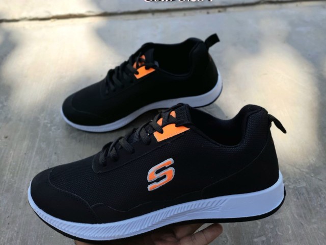 خرید کفش اسپرت مردانه بزرگ پا فوق العاده شیک و راحت رنگ مشکی نارنجی