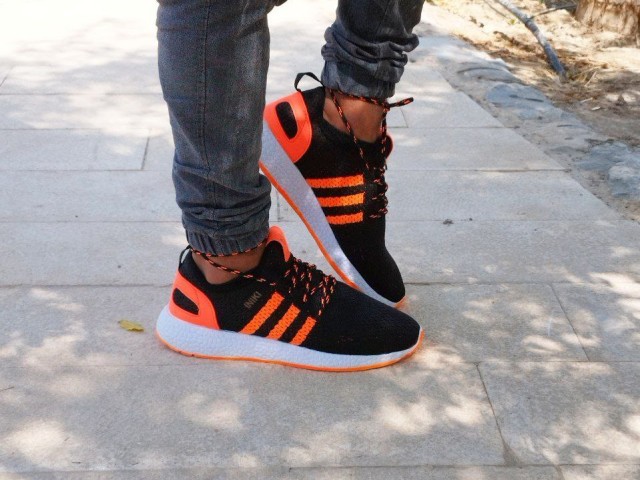 کفش اسپرت مردانه ادیداس فوق العاده شیک و راحت زیره طبی درجه یک مشکی نارنجی