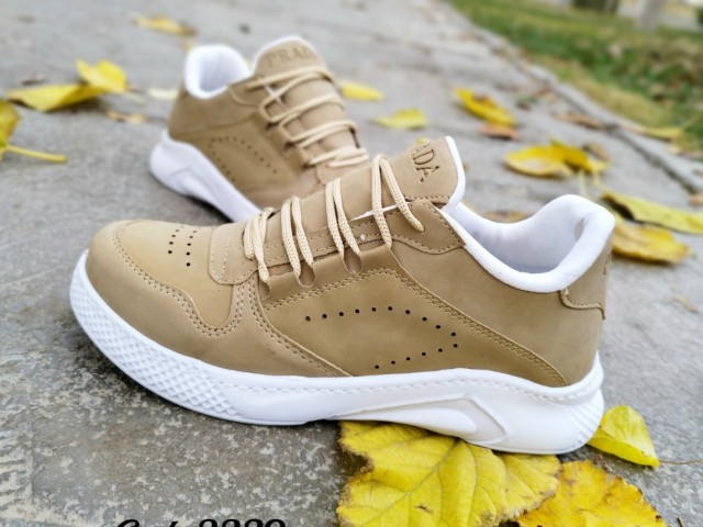 کفش اسپرت مردانه فوق العاده شیک و راحت  مدل پرادا کرمی کتانی