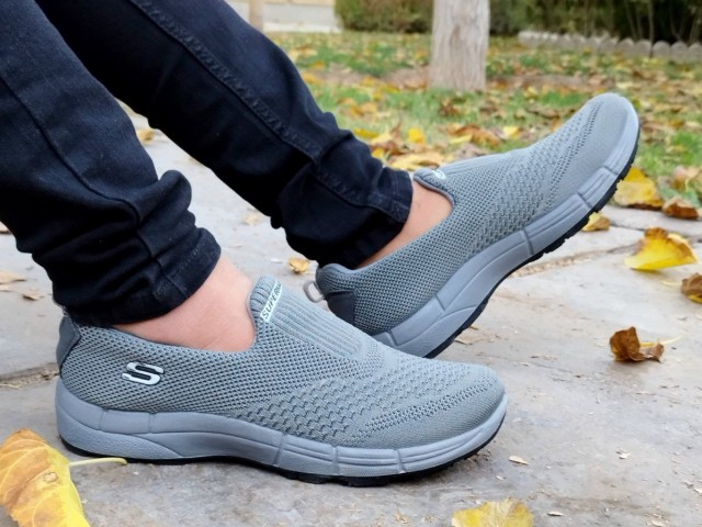 کفش اسپرت مخصوص پیاده روی مردانه فوق العاده شیک و راحت  مدل اسچیکرز رنگ طوسی تیره