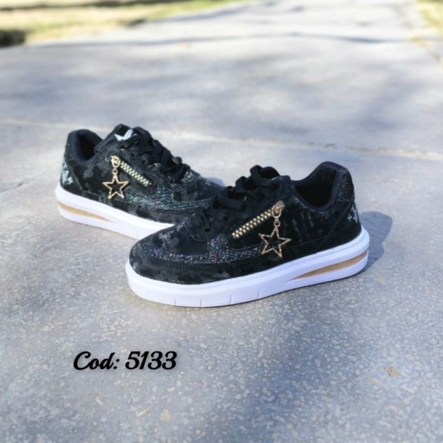 حراج ویژه این هفته کفش اسپرت بچگانه  پتینه لمه چسبی زیره پیو مشکی 5133