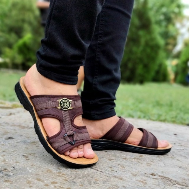 حراج محدود دمپایی صندل  مردانه با کیفیت طبی  قابل شستشو زیره تزریق مدل ارش قهوه ایی