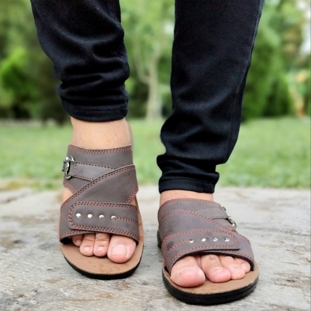 حراج محدود دمپایی صندل  مردانه با کیفیت طبی  قابل شستشو زیره تزریق مدل سگکی قهوه ایی