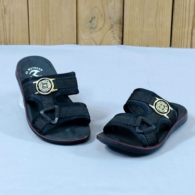 حراج ویژه این هفته دمپایی  صندل  طبی پسرانه نقلی  بچگانه  قابل شستشو  ارسال رایگان  جدید مشکی