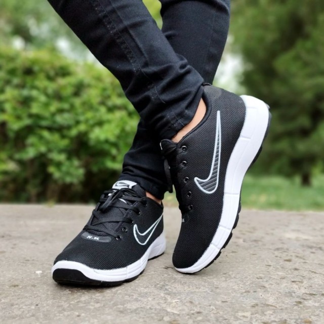 تخفیف ویژه کفش کتونی  اسپرت مردانه نایک راحت سبک و طبی  قابل شستشو مشکی 3478