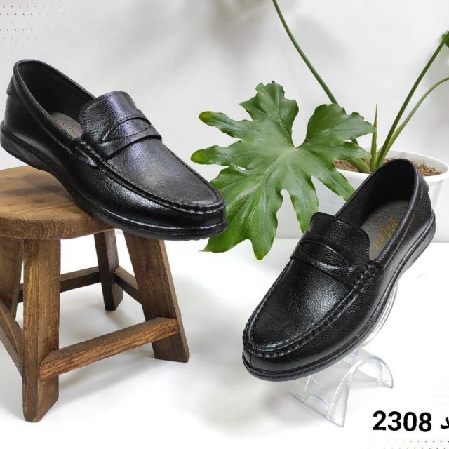 حراج ویژه  کفش کالج مجلسی مردانه و پسرانه  چرمی  و بادوام زیره سبک و راحت شیک مشکی