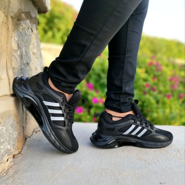 فروش ویژه  کفش کتونی کپسول اسپرت مردانه آدیداس های کپی زیره کپسولی واقعی زیره پیو نرم راحت  مشکی  سفید 3480