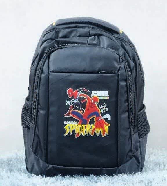 کوله مدارس پسرانه  فوق‌العاده جذاب  زیبا و جادار با کیفیت فوق العاده بالا رنگ جذاب مشکی تمام ارسال رایگان