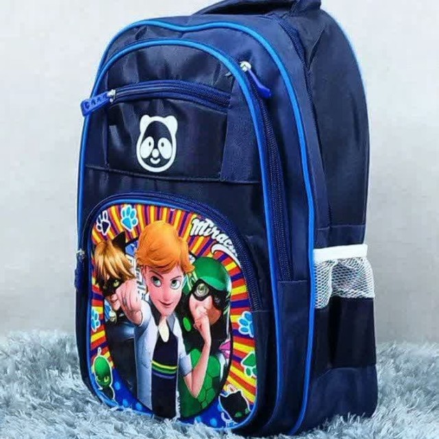 کوله مدارس پسرانه  فوق‌العاده جذاب  زیبا و جادار با کیفیت فوق العاده بالاچاپ برجسته فوق‌العاده با کیفیت  ارسال رایگان