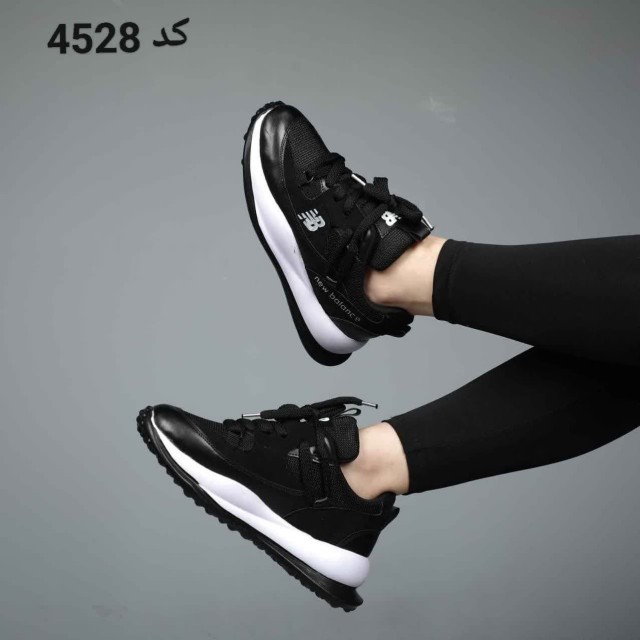 مدل پیشنهادی خوشگلمون کتونی نیوبالانس زنانه دخترانه لژدار تو رنگبندی متنوع  یه مدل خوجگل ناناز اصلا رنگو داشته باش مشکی زیر سفید ارسال رایگان کد4528