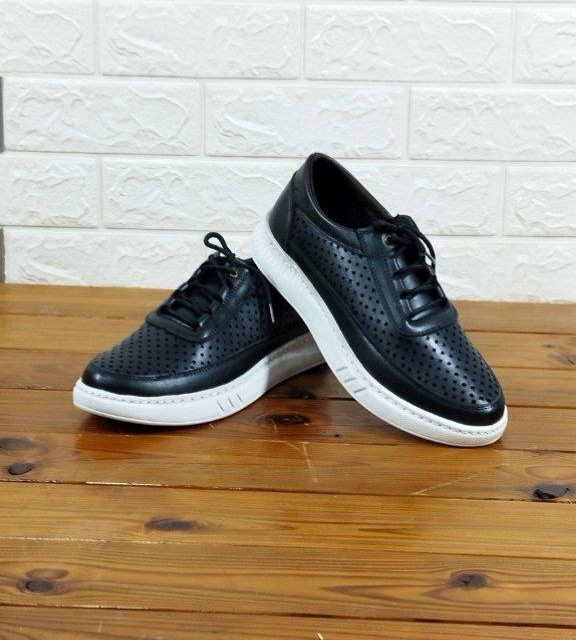 کفش تابستانه مردانه پسرانه  مدل جدید در رنگبندی جدید فوقالعاده سبک و با کیفیت عاااالی رنگ مشکی زیره سفیدبا ارسال رایگان 3455