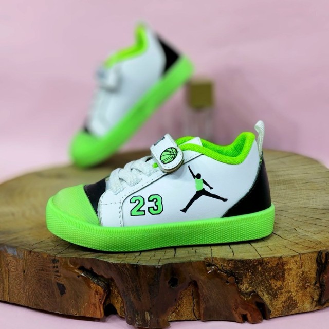جدید ترین این هفته کفش اسپرت ونس بچگانه پسرانه مدل جردن 23 رنگ سفید سبز شیک و عالی با ارسال رایگان