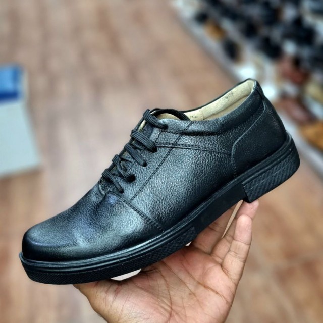 خرید تکی از تولیدی  کفش مجلسی مردانه چرم طبیعی تبریز طبی  بندی با کیفیت عالی با ارسال رایگان  2343