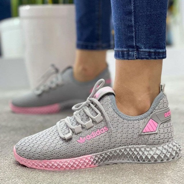 حراج کفش آدیداس بافت دخترانه مخصوص پیاده روی باشگاه  رنگ طوسی صورتی یه کار فوق العاده با کیفیت بالا و شیک و راحت باارسال رایگان