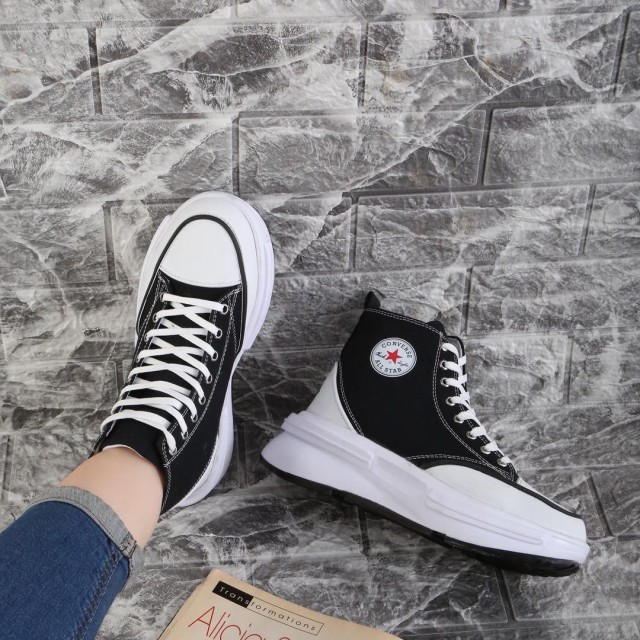 بلک فرایدی  یه کفش نیم بوت فوق‌العاده با کیفیت و فوق العاده جذاب و شیک ارسال رایگان4410