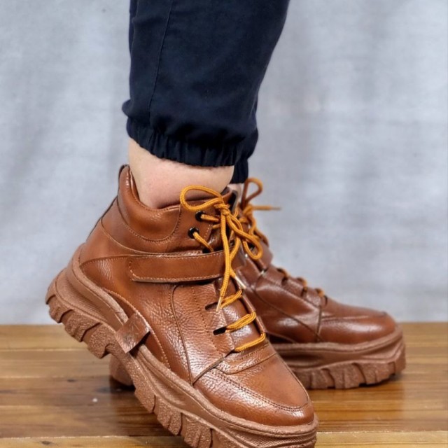 بلک فرایدی  کفش نیم بوت زنانه دخترانه با کیفیت وفوق العاده جذاب وشیک  مدل بوفالو ارسال رایگان4621