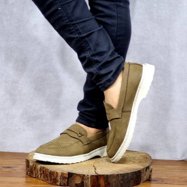 کفش کالج مجلسی مردانه و پسرانه  چرمی  و بادوام زیره سبک و راحت زیتونی با ارسال رایگان 2304