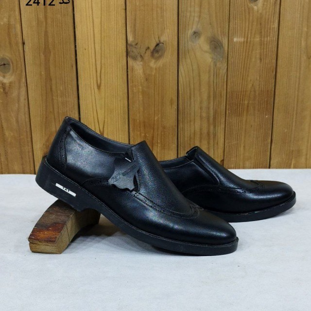 کفش کالج مجلسی مردانه و پسرانه  چرمی  بادوام زیره سبک و راحت  مشکی با ارسال رایگان 2412