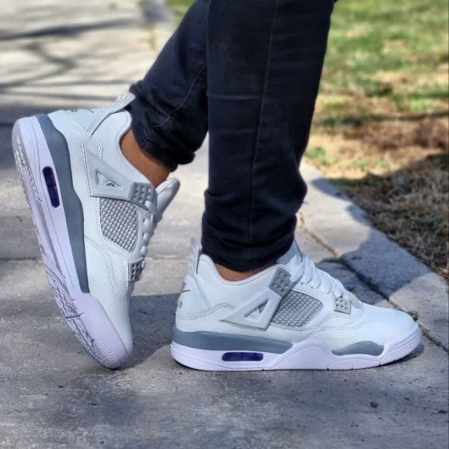 کفش کتونی اسپرت مدل جردن 4  مردانه و پسرانه سفید طوسی خوش پا و با دوام با ارسال رایگان  3693