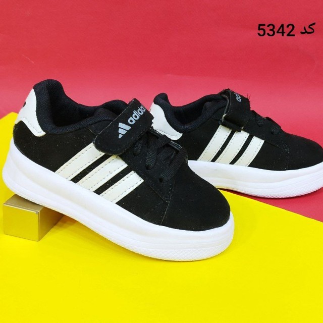 کفش کتونی اسپرت بچگانه مدل ادیداس جذاب وزیبا  با ارسال رایگان
