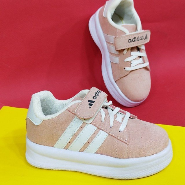 کفش کتونی اسپرت بچگانه مدل ادیداس  فوق العاده باکیفیت صورتی سفید  با ارسال رایگان