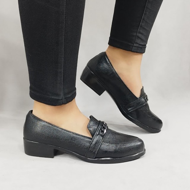 حراج ویژه کفش کالج  راحتی زنانه و دخترانه زنجیری  نرم و راحت مشکی باارسال رایگان