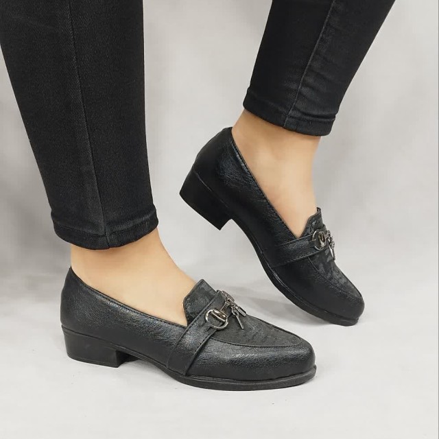 حراج ویژه کفش کالج زنانه و دخترانه مناسب برای خوش سلیقه ها مشکی  باارسال رایگان