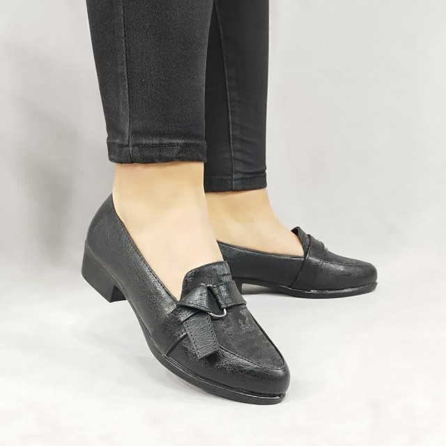 حراج ویژه کفش کالج  راحتی زنانه و دخترانه فوق العاده شیک و بروز مشکی    باارسال رایگان