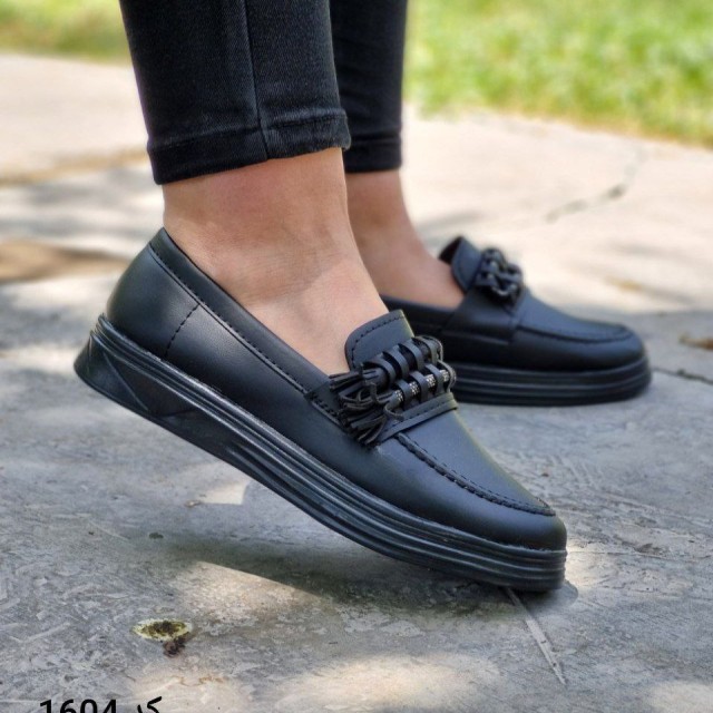 حراج ویژه کفش کالج  گوشواره ای  زنانه و دخترانه خوشگل و سبک مشکی   باارسال رایگان