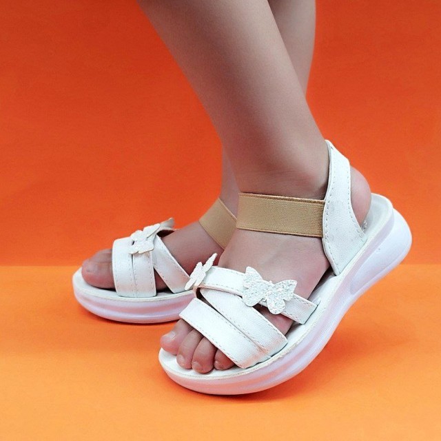 حراج ویژه این هفته کفش صندل دخترانه بچگانه مدل پروانه ای در سه رنگ جذاب  ارسال رایگان