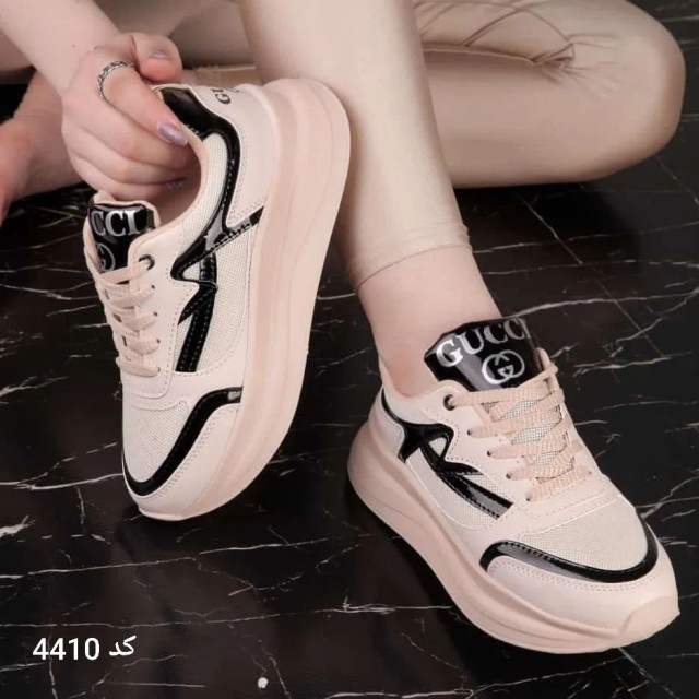 کفش کتونی اسپرت مدل خوشگلمون گوچی زنانه دخترانه لژدار کرم خط مشکی با ارسال رایگان 4410