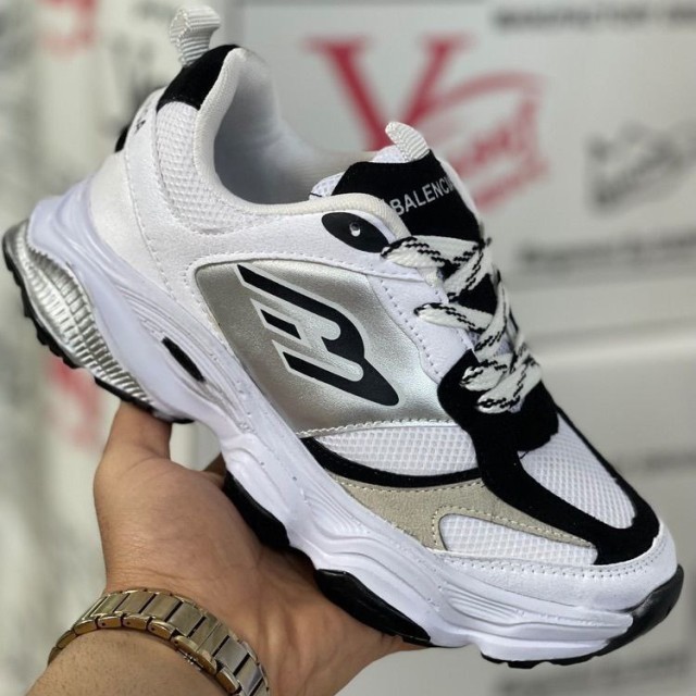 حراج ویژه کفش کتونی اسپرت زنانه دخترانه مدل بالنسیاگا Balenciaga  رنگ سفید نقره ای  راحت و زیبا با ارسال رایگان