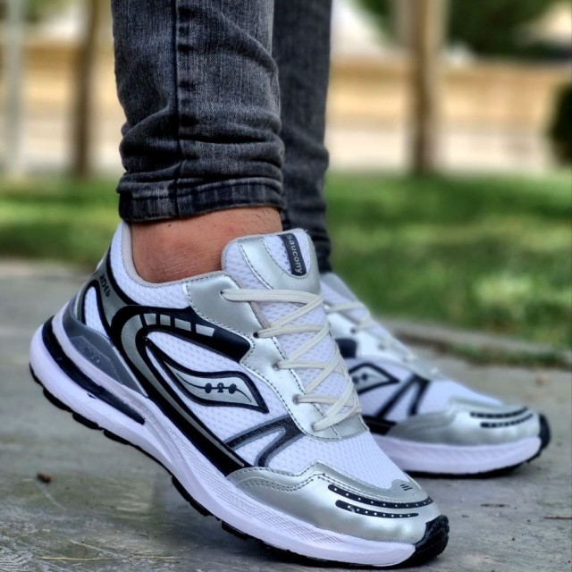 حراج ویژه کفش کتونی اسپرت مردانه و پسرانه مدل ساکونی زیره پیو رنگ طوسی نقره ای خوش پا و شیک با ارسال رایگان