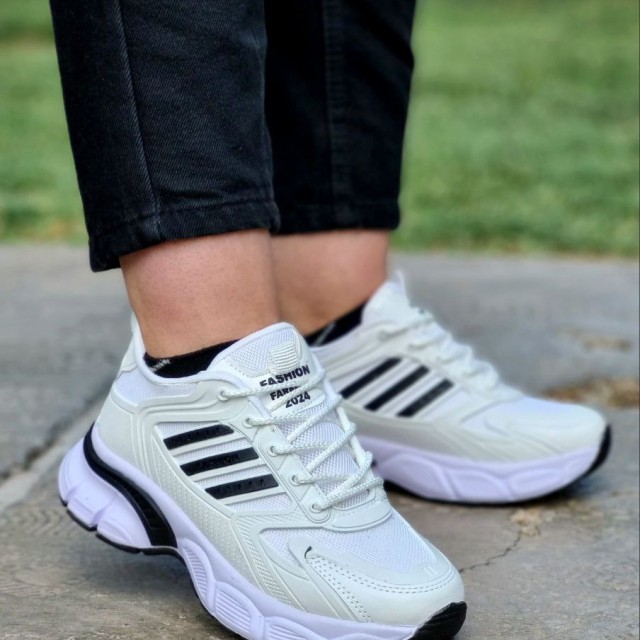 حراج ویژژژژه کفش اسپرت دخترانه و زنانه مدل آدیداس رنگ سفید مشکی  مناسب خاص پسند ها  با ارسال رایگان