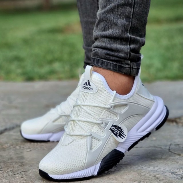 فروش ویژه کفش کتونی بافت جورابی مردانه و پسرانه رویه بافت  زیره پیو راحت و سبک رنگ سفید تمام خاص و زیبا  ارسال رایگان