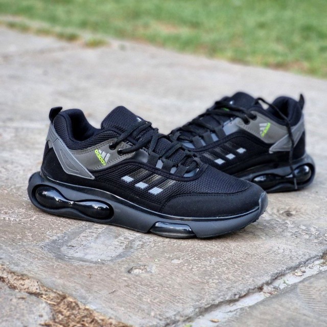 حراج باور نکردنی کفش  کتونی اسپرت مردانه و پسرانه مدل آدیداس زیره کپسولی  بزرگپا  بسیار خاص و خفن رنگ مشکی با ارسال رایگان