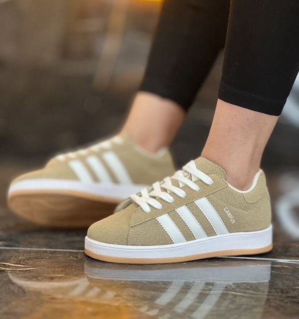 حراج ویژه کفش کتونی اسپرت زنانه  دخترانه جدید مدل ونس کامپوس مناسب برای خاص پسند ها رنگ کرم سفید با  ارسال رایگان