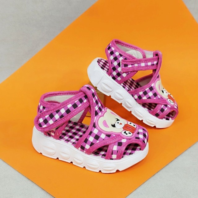 حراج ویژه این هفته کفش صندل دخترانه  تابستانه نقلی بچگانه خرسی رنگ صورتی ارسال رایگان