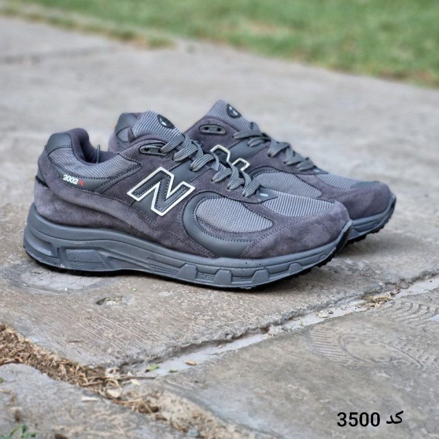 حراج باور نکردنی کفش  کتونی اسپرت  مردانه و پسرانه  بزرگپا  بسیار جذاب و خاص رنگ طوسی با ارسال رایگان