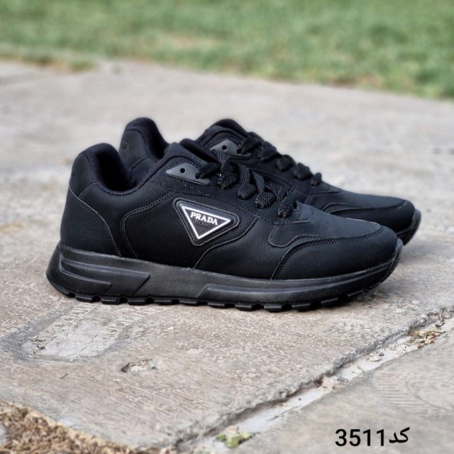 حراج فوق العاده کفش  کتونی اسپرت  مردانه و پسرانه   بزرگپا مناسب برای شیک پسندهارنگ مشکی تمام با ارسال رایگان3511