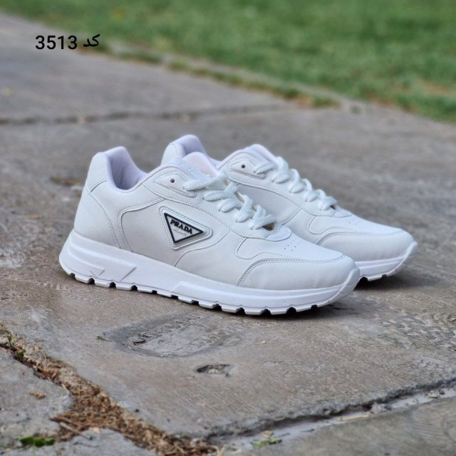 حراج ویژه  کفش  کتونی اسپرت  مردانه و پسرانه   بزرگپا بسیار شیک وخاص رنگ سفید تمام با ارسال رایگان3513