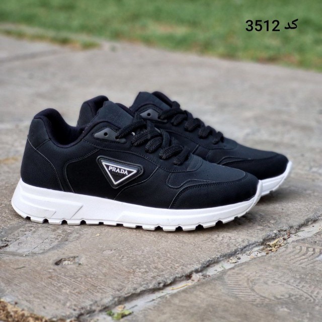 حراج ویژه  کفش  کتونی اسپرت  مردانه و پسرانه  بزرگپا بسیار با کیفیت و  پرفروش رنگ مشکی زیره سفید با ارسال رایگان3512