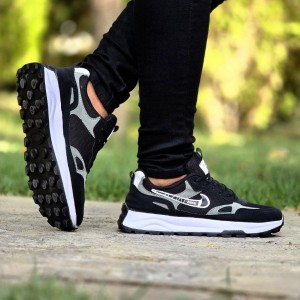 فروش شگفت انگیز  کفش کتونی اسپرت نایک مردانه پسرانه بسیار نرم و خوشپا رنگ مشکی طوسی  با ارسال رایگان