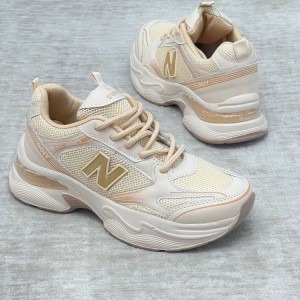 تخفیف باورنکردنی کفش کتونی اسپرت زنانه دخترانه مدل نیوبالانس طرح کپسولی خوشپا و ترند رنگ کرم با ارسال رایگان