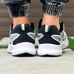 حراج عاالی کفش کتونی اسپرت  مردانه پسرانه مدل نایک شیک و ترند رنگ مشکی  زیره سفید  با ارسال رایگان